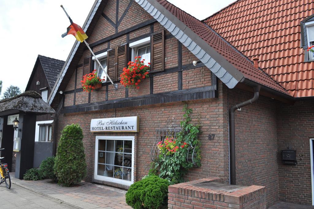 Hotel & Restaurant Bei Hoelzchen Ганновер Экстерьер фото